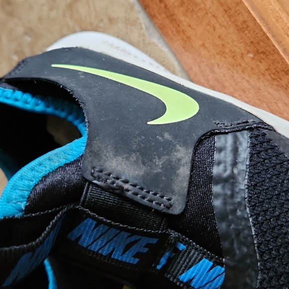 Nike boys black with yellow swoosh shoes size 7 - Picture 6 of 10